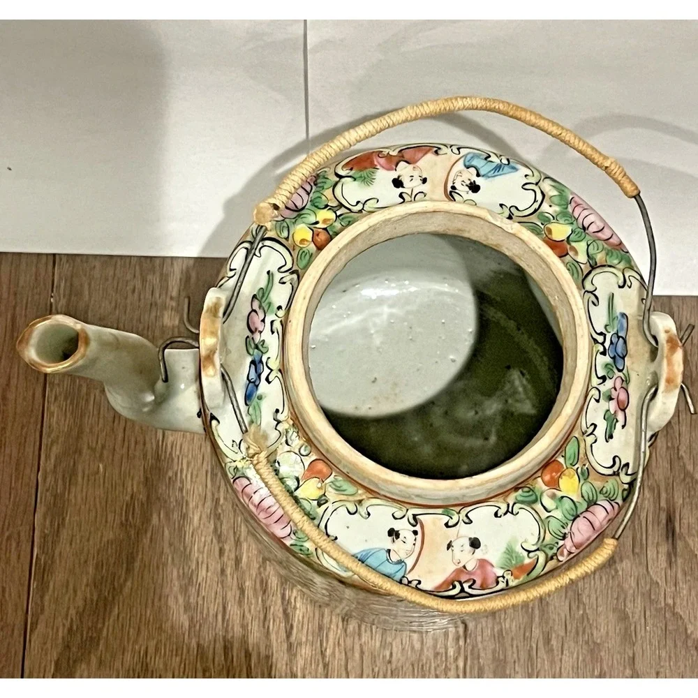 Antique Qing Rose Medallion Teapot Hand Painted Famille Rose 19thC‎ Chinese